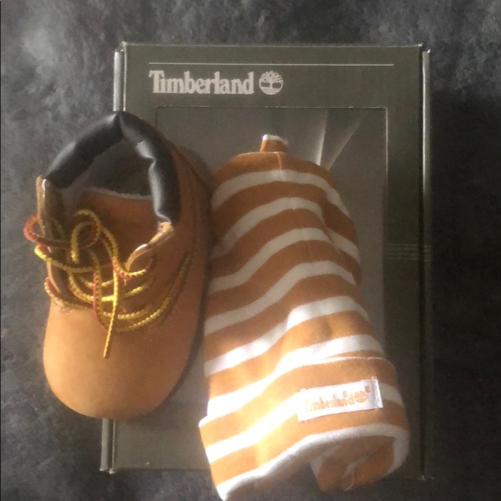 Matching boots and hat set
